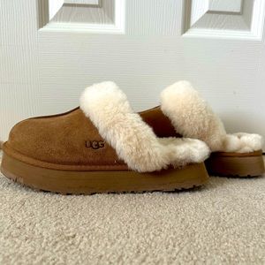 Ugg Disquette Suede Fur Platform Slides Chestnut